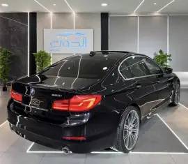 LUXURY ELITE BLACK BMW 520i  || TOP RANGE || GCC |