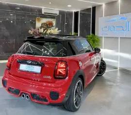 LOVELY MINI COOPER S JCW || GCC || TOP OF THE RANG