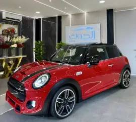 LOVELY MINI COOPER S JCW || GCC || TOP OF THE RANG