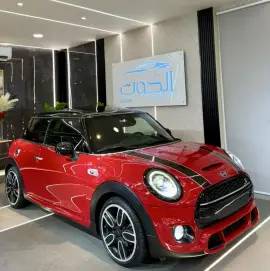 LOVELY MINI COOPER S JCW || GCC || TOP OF THE RANG