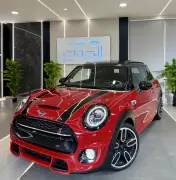 LOVELY MINI COOPER S JCW || GCC || TOP OF THE RANG