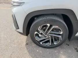 HYUNDAI TUCSON 4*2 2.0L MODEL 2025 GCC SPECIFICATION NEW SHAPE (EXPORT ONLY)