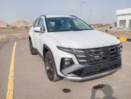 HYUNDAI TUCSON 4*2 2.0L MODEL 2025 GCC SPECIFICATION NEW SHAPE (EXPORT ONLY)