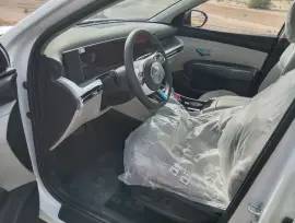 HYUNDAI TUCSON 4*2 2.0L MODEL 2025 GCC SPECIFICATION NEW SHAPE (EXPORT ONLY)
