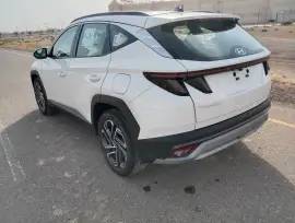 HYUNDAI TUCSON 4*2 2.0L MODEL 2025 GCC SPECIFICATION NEW SHAPE (EXPORT ONLY)