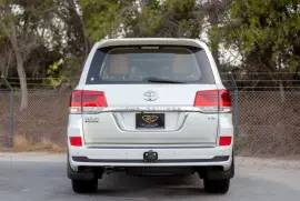 AED 2,780/month | 2021 Toyota Land Cruiser GXR-Grand Touring | GCC Specs | REF#T14080
