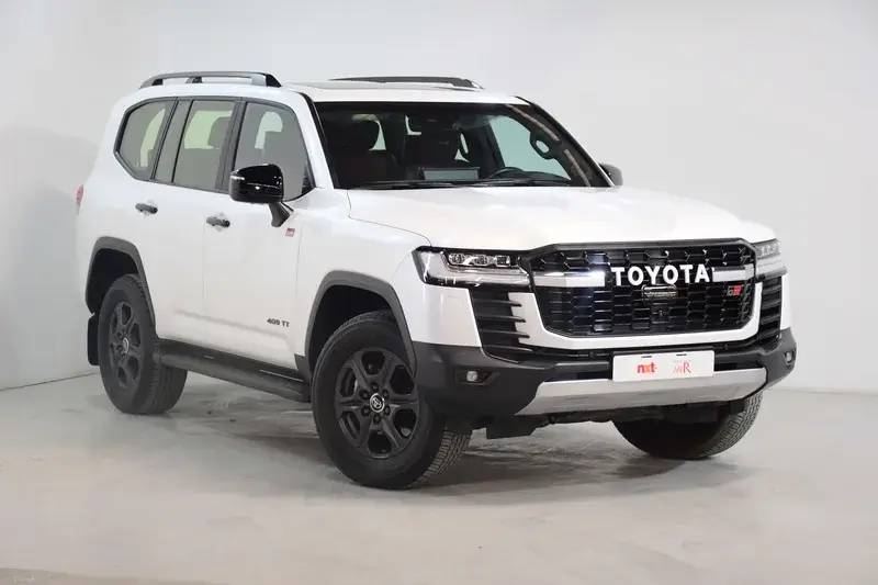Toyota Land Cruiser GR 2023 / EMI AED 5079PM/ DEALER WARRANTY