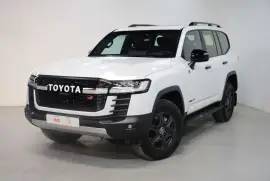 Toyota Land Cruiser GR 2023 / EMI AED 5079PM/ DEALER WARRANTY