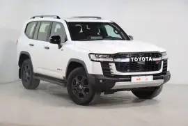 Toyota Land Cruiser GR 2023 / EMI AED 5079PM/ DEALER WARRANTY