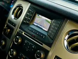 IN HOUSE FINANCE / 1,750 MONTHLY / OFF ROAD PACKAGE + LEATHER SEATS + CAMERA + 7 SEATERS / WARRANTY