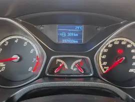 2014 Ford focus ST sporty Gcc specs manual transmission recaro seats 250 hp in excellent condition