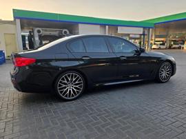 BMW 530i GCC with Mkit, with service contract, excellent condition.
