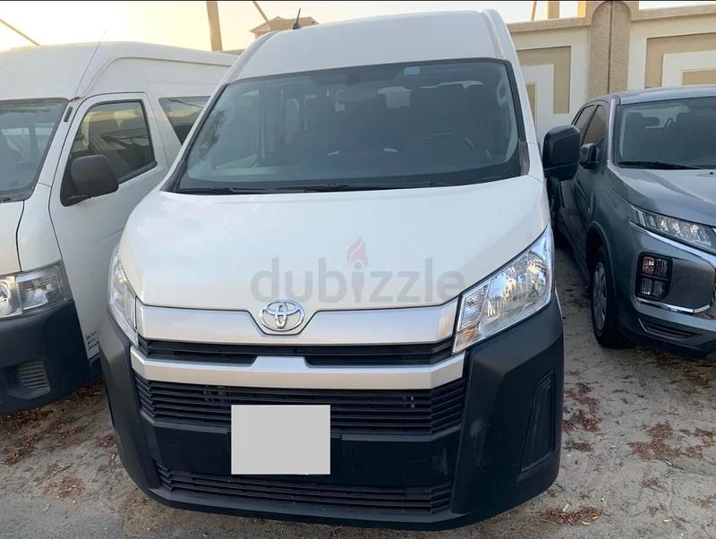 Toyota Hiace Hiroof 2022 | 13 Seater | Patrol | Excellent Condition | Only 76,500 km