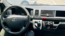 Toyota Hiace 13 seat