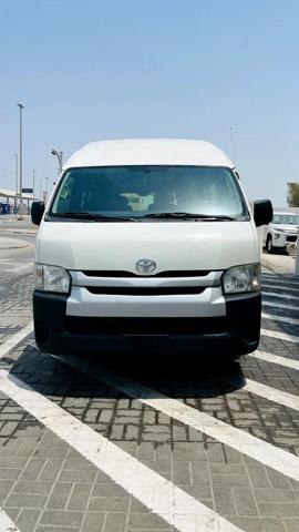 Toyota Hiace 13 seat