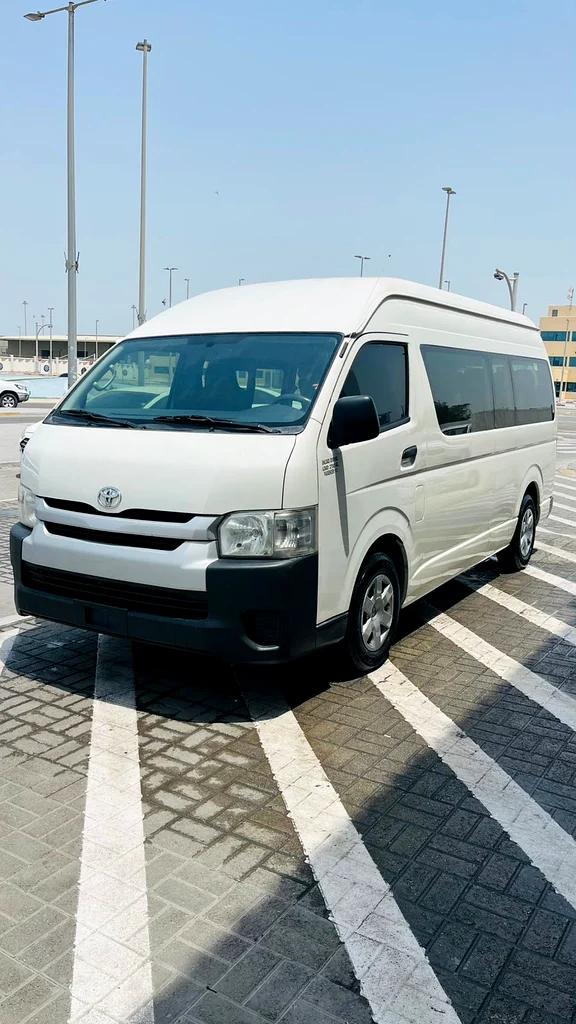 Toyota Hiace 13 seat