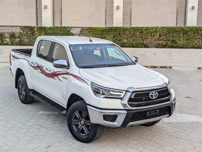TOYOTA HILUX 2021 AUTOMATIC FULL OPTION V4 2.7L GCC ORIGINAL PAINT IN EXCELLENT CONDITION