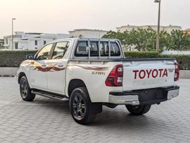 TOYOTA HILUX 2021 AUTOMATIC FULL OPTION V4 2.7L GCC ORIGINAL PAINT IN EXCELLENT CONDITION