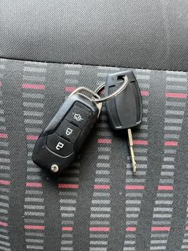 Accident Free // Original Paint // GCC Specs // 83k KMs // 1.5L (Fuel Efficient) // Ford Figo 2017