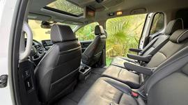 Honda odyssey elite edition 2023. V6. 3.5 cc. Low miles