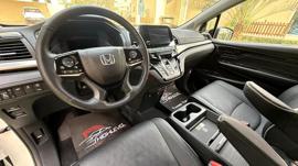 Honda odyssey elite edition 2023. V6. 3.5 cc. Low miles