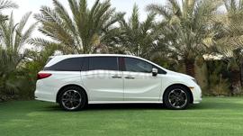 Honda odyssey elite edition 2023. V6. 3.5 cc. Low miles