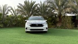 Honda odyssey elite edition 2023. V6. 3.5 cc. Low miles