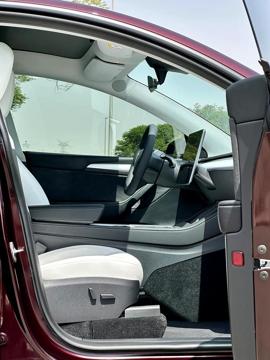 AED 2385 -/ EMI | 2023 Tesla Model Y Long Range (Dual Motor) | GCC Specs | Under Warranty