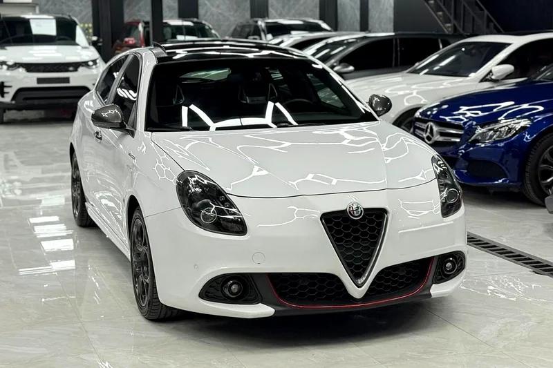 AED 541/M | Alfa Romeo Giulietta Veloce | 1 Owner | Full Option | GCC Spec - No Accidents