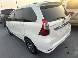 Toyota Avanza 2019 white color GCC calen car
