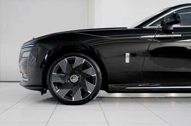2024 BRAND NEW ROLLS ROYCE SPECTRE / STARLIGHT / BESPOKE / GCC / 4 YEARS DEALER WARRANTY AND SERVICE