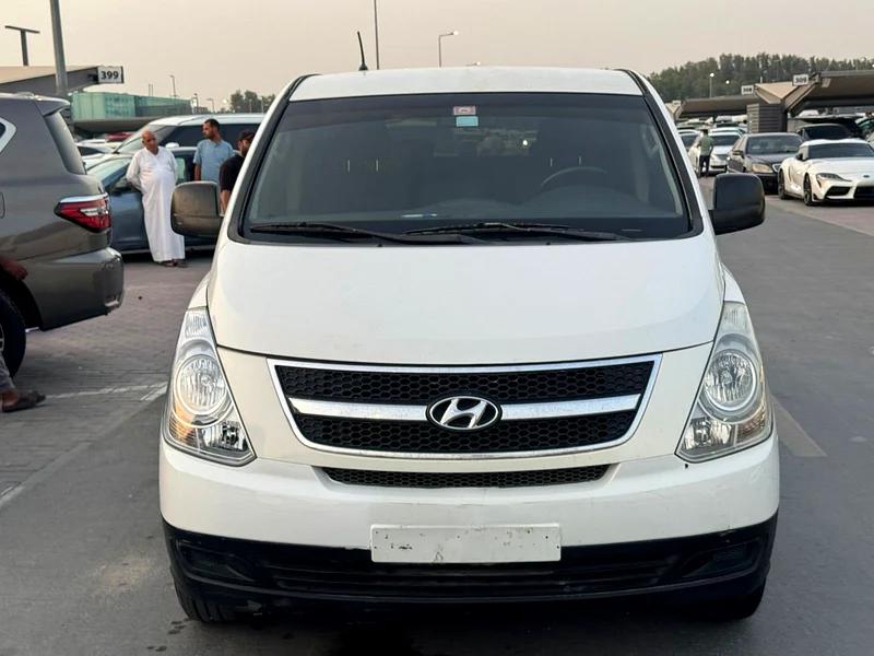 Hyundai H1 2016 white color GCc calen car