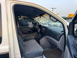 Hyundai H1 2016 white color GCc calen car