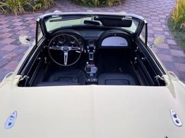 CHEVROLET CORVETTE STINGRAY C2