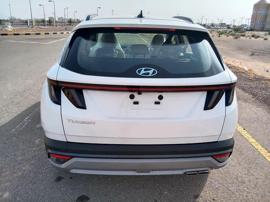 HYUNDAI TUCSON 4*2 2.0L MODEL 2025 GCC SPECIFICATION NEW SHAPE (EXPORT ONLY)