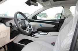 HYUNDAI TUCSON 2.5L PETROL AWD ROYAL FULL OPTION AUTO
