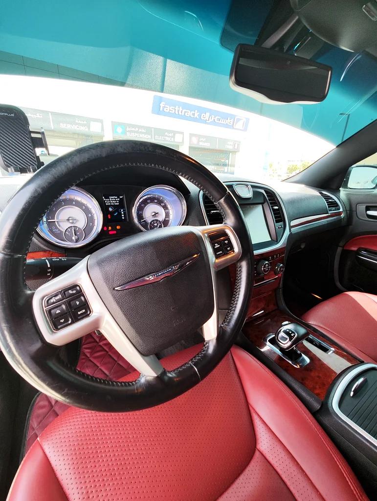 Chrysler 3.6L / Good condition / Luxury / 2013