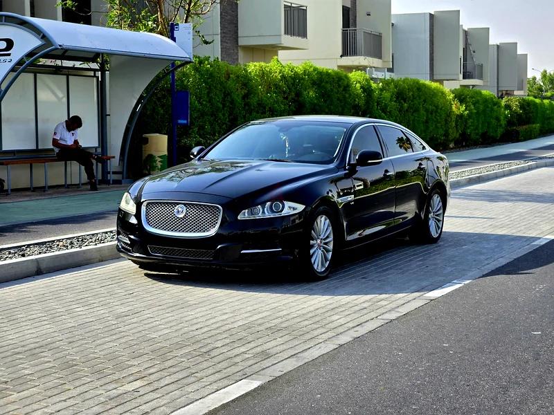 A perfect (best price) jaguar XJ 2015, GCC , (Photos litterly speak)