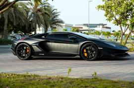 lamborghini avntador svj roadster gcc 2021