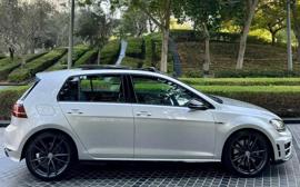SLIVER VW GOLF R • GCC • SPORTY DESIGN • FULL OPTIONS • ACCIDENTS FREE