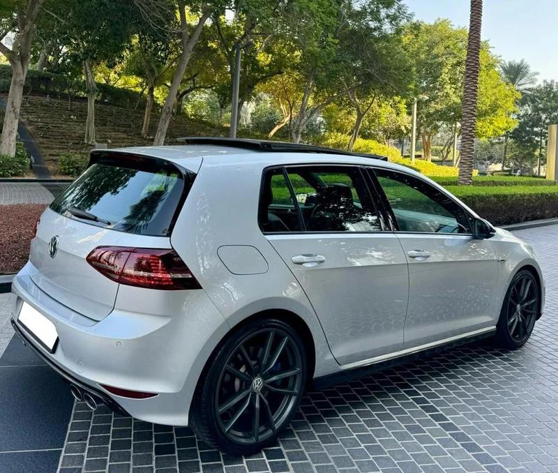 SLIVER VW GOLF R • GCC • SPORTY DESIGN • FULL OPTIONS • ACCIDENTS FREE