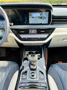 HONGQI HS5 40TD FLAGSHIP AWD FULL OPTION GCC SINGLE OWNER FULL SERVICE HISTORY  UNDER WARRANTY