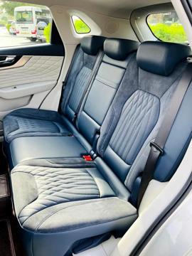 HONGQI HS5 40TD FLAGSHIP AWD FULL OPTION GCC SINGLE OWNER FULL SERVICE HISTORY  UNDER WARRANTY
